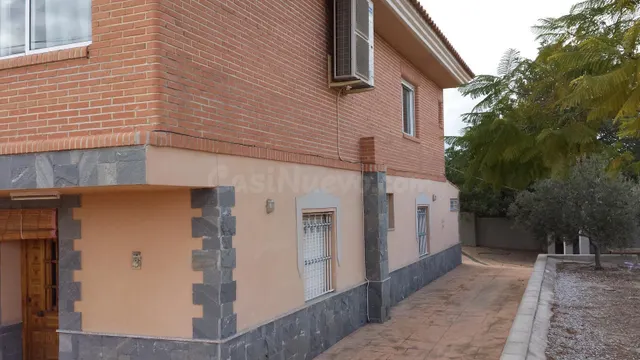 CHALET INDEPENDIENTE 8 habitaciones + 1.200 M2 DE PARCELA +  - foto 4