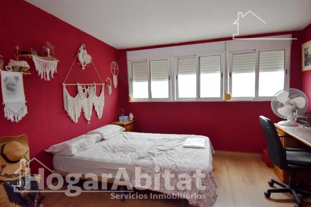 Espacio, luz y tranquilidad familiar en este amplio adosado con garaje — 21