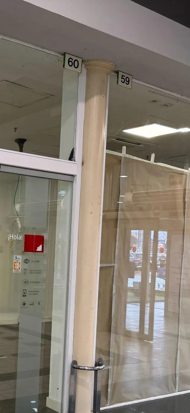 DOS LOCALES COMERCIALES JUNTOS CON ALMACEN Y ASEO PROPIO — 16