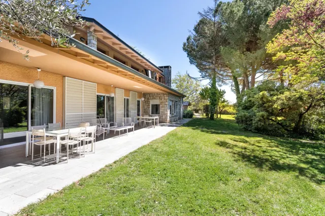Fantástico chalet en el campo a 30 km de Barcelona. Con lice - foto 4