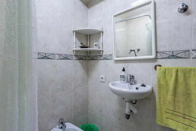 Casa en Ogijares con piscina comunitaria. — 24