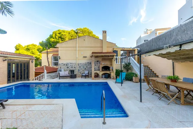 CHALET CON 800 PISCINA PRIVADA, GARAJE Y SAUNA — 8
