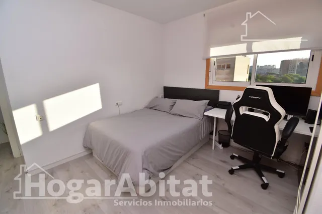 Luz, amplitud y confort familiar en este exclusivo piso esquinero en residencial con piscina, garaje y trastero — 30
