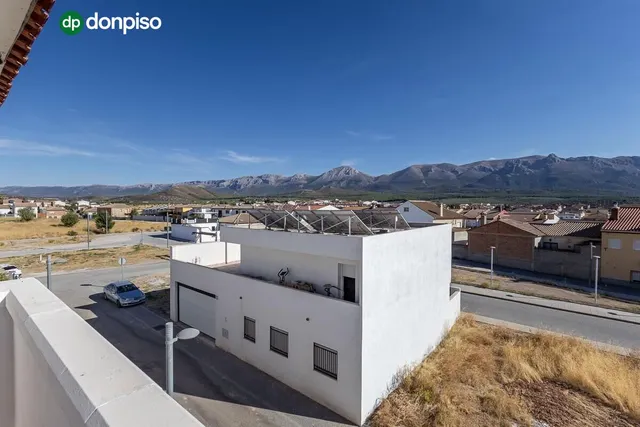 Adosado con espectacular terraza panorámica y piscina a 20 min de Granada — 24