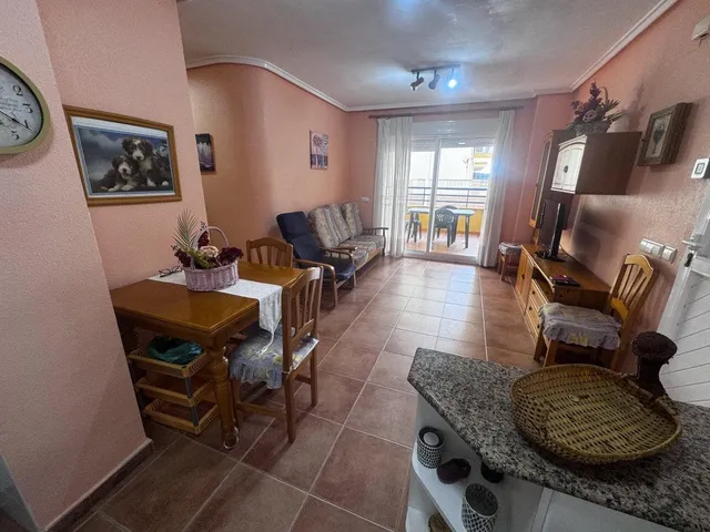 APARTAMENTO A ESCASOS METROS DEL MAR, CON PISCINA. — 10