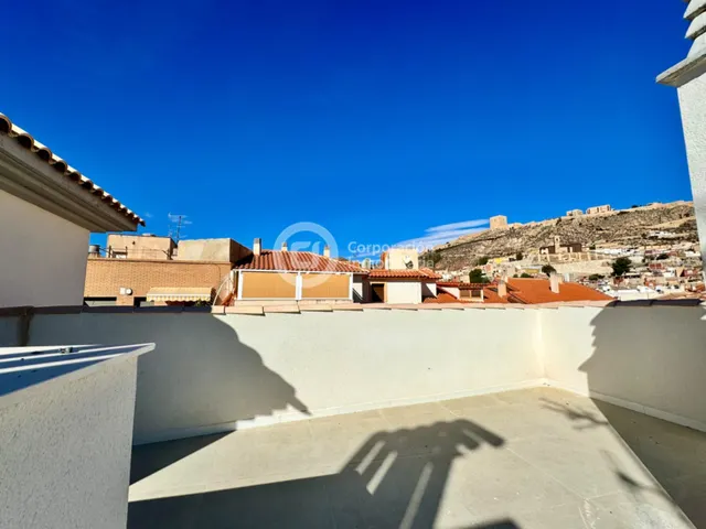 Ático de 2 dormitorios con 2 terrazas en el centro de Lorca — 30