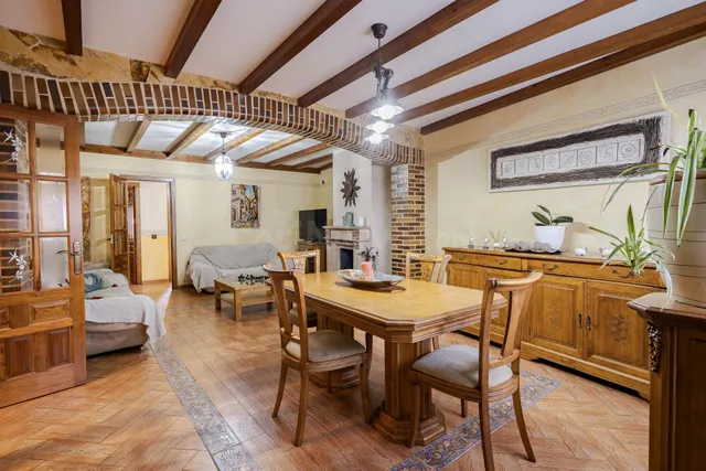 Casa baja señorial en el centro de Camarma - foto 2
