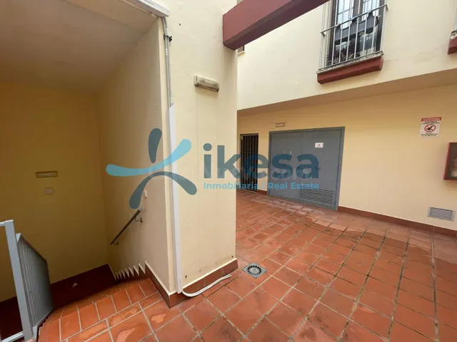Plaza de garaje para moto en planta sótano - Gines (Sevilla) - foto 3