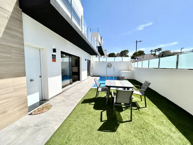 Villa 2 habitaciones 110m² en venta - Villamartin — 39