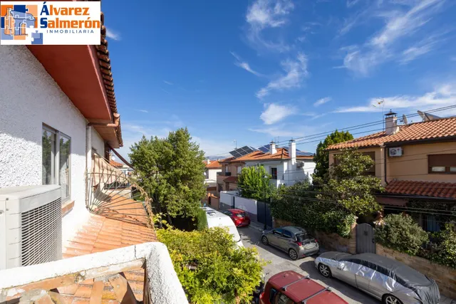 Preciosa casa en Ogíjares con piscina y jardín — 34