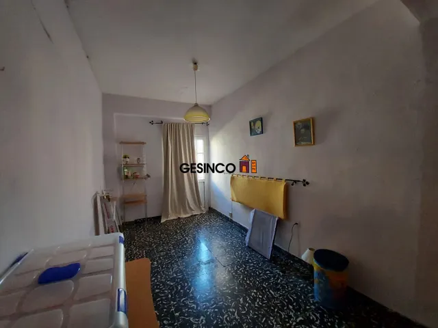 CASA DE PUEBLO CON MUCHAS POSIBILIDADES — 13