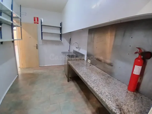 LOCAL HOSTELERIA CON COMEDOR, BARBACOA, COCINA Y BAÑOS ADAPT - foto 5