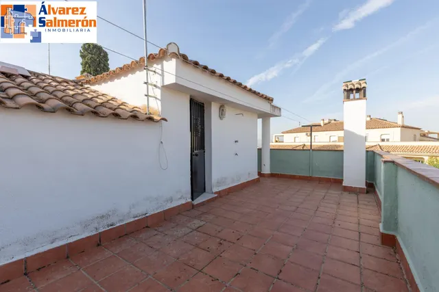 Casa independiente a 5 minutos de Granada en buen estado para entrar a vivir — 32