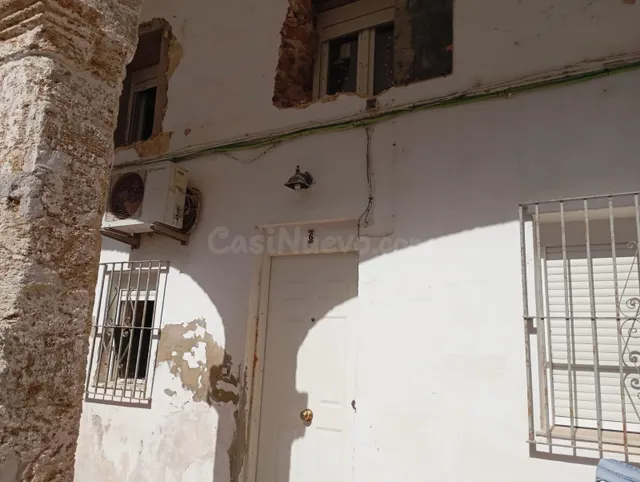 Casa baja en Puerto Real Centro. Construye tu hogar a medida - foto 2
