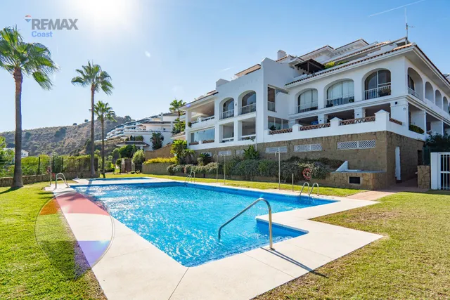 ESPECTACULAR TERRAZA EN ESQUINA Y VISTAS AL MAR EN LA ZENAIDA – RINCÓN DE LA VICTORIA — 38