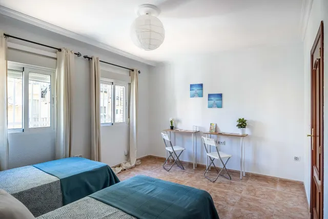 PISO DE 4 DORMITORIOS CONVERTIDO EN 2 EN PLENO CORAZÓN DE TRIANA — 17