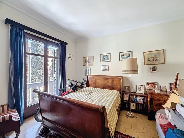 Amplio Piso en Sant Gervasi - La Bonanova, Ideal para Reformar — 28