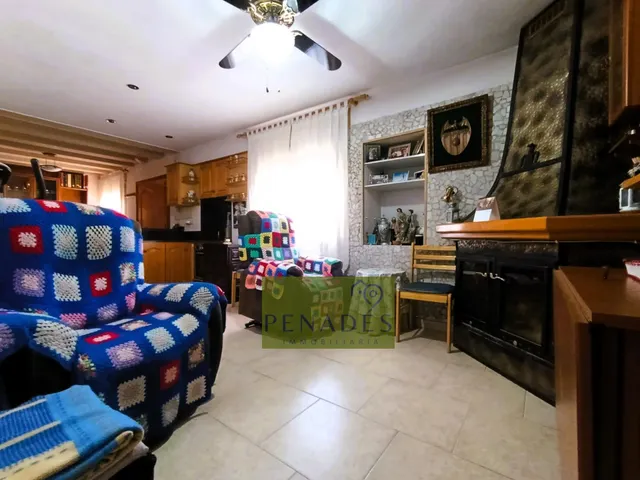 GRAN CASA A 3 MIN DE LA CIUDAD — 10