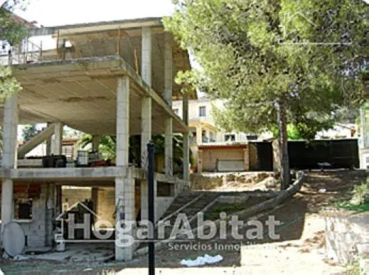 CHALET PARA TERMINAR A TU GUSTO CON PISCINA — 10