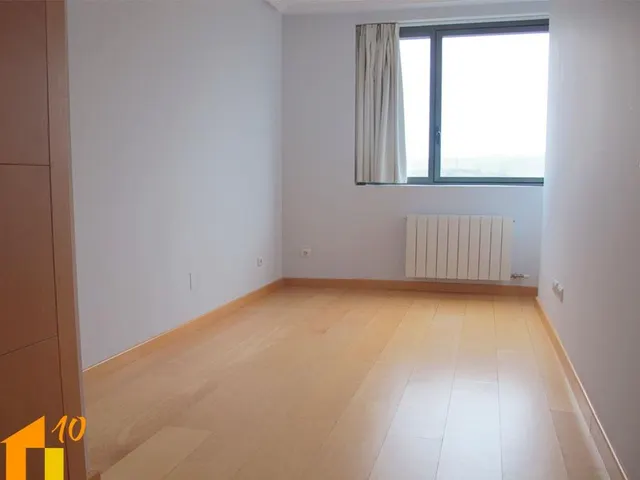 Piso en alquiler zona Sur, cuatro dormitorios y tres baños con garaje y trastero. — 9