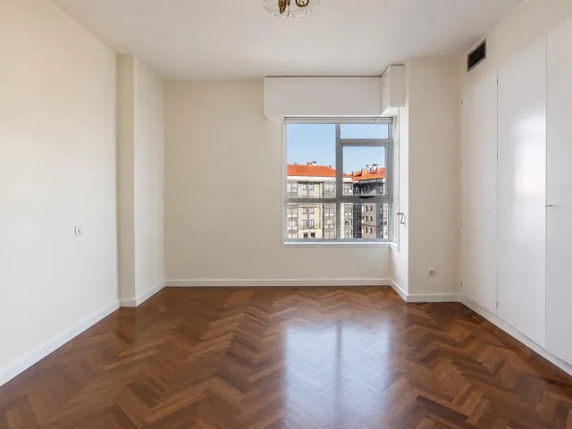 Piso con garaje y trastero en torre en Elviña — 13