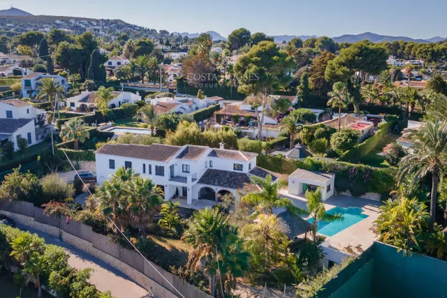 VILLA ADELA · ARQUITECTURA MEDITERRÁNEA, AMPLITUD Y VIDA FAMILIAR EN TOSALET JÁVEA — 32