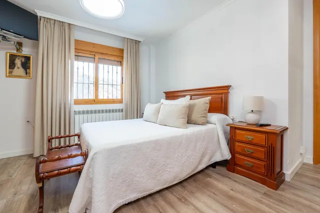 CHALET CON PISCINA Y JARDÍN A SOLO 10 MINUTOS DE GRANADA — 43