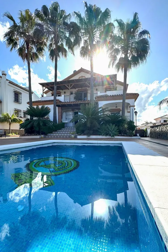 Chalet 4 habitaciones 412m² en venta - Costa del Sol — 25