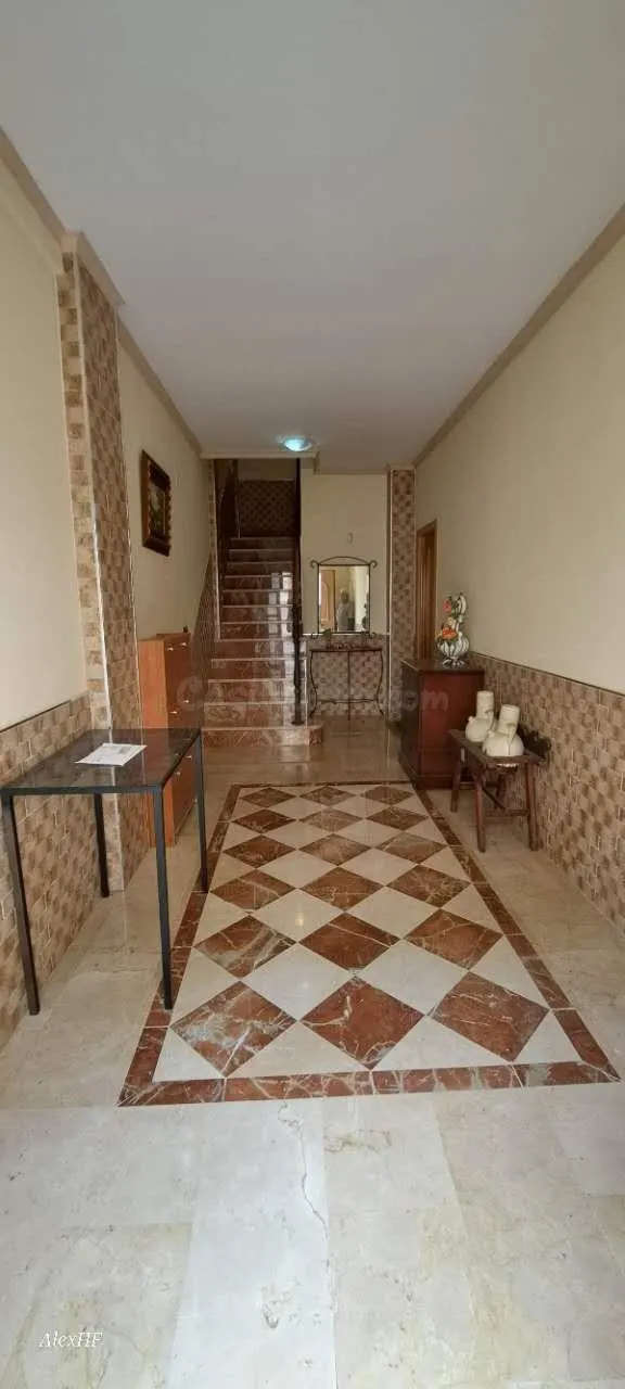 ¡Oportunidad Única en el Corazón de La Nucía! Amplia Casa Un - foto 4