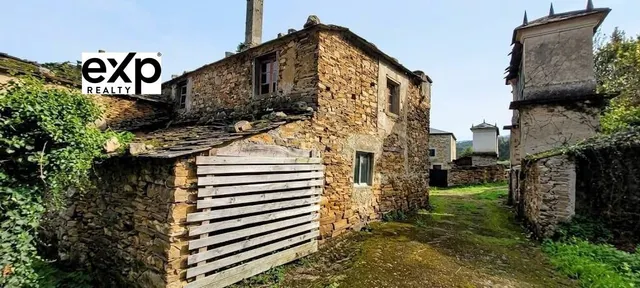 CASA DE PIEDRA CON GRAN FINCA Y VISTAS PANORÁMICAS A 7 KM DE LAS PLAYAS DE FOZ — 3