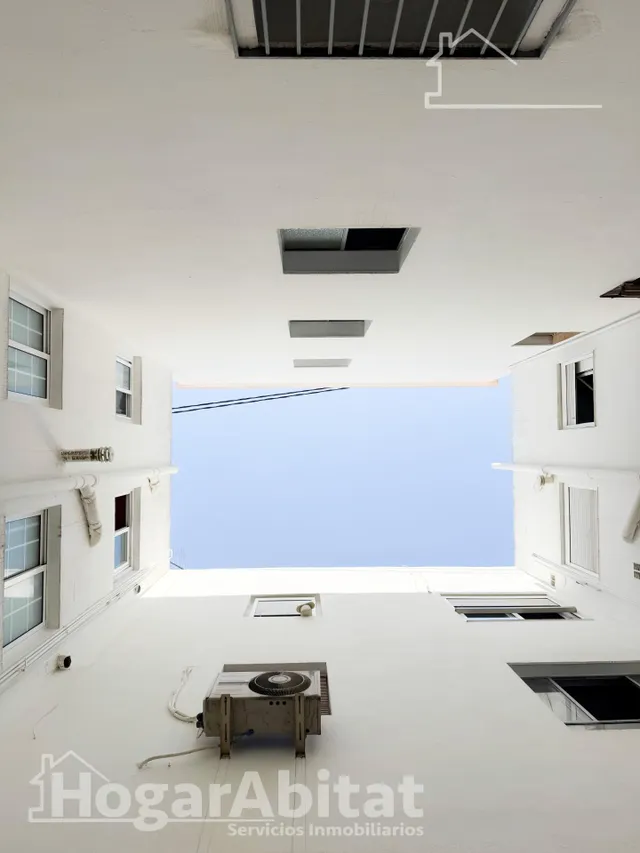 SEMIREFORMADO AMPLIO Y LUMINOSO CON TERRAZA Y BALCÓN EN PATERNA — 27