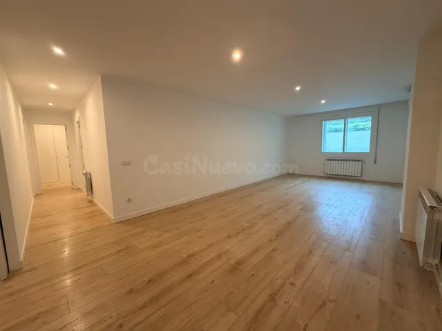 ESTUPENDO BAJO EN NUGA CASTELLANA - foto 3