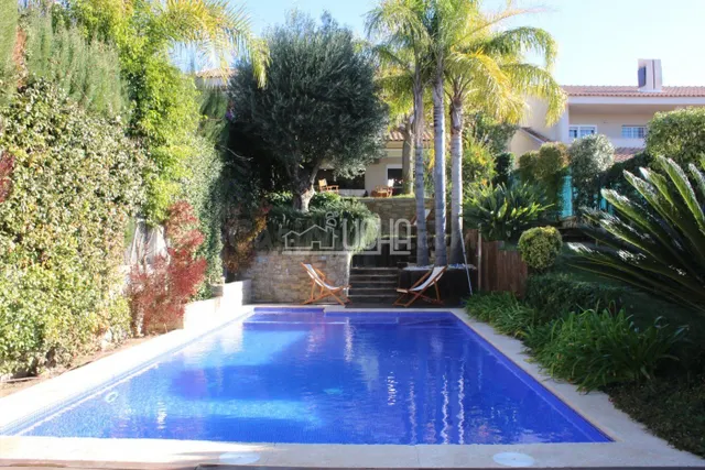 Espléndido chalet adosado en TorreConill con piscina privada