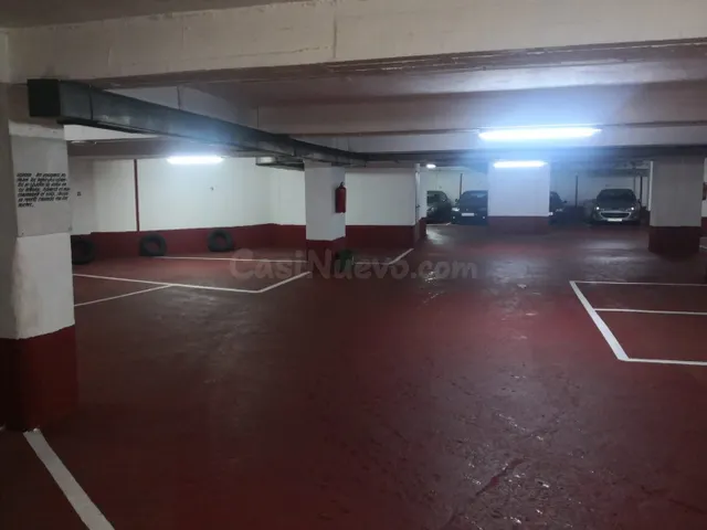 Se vende Parking privado en el centro de Santiago - foto 4