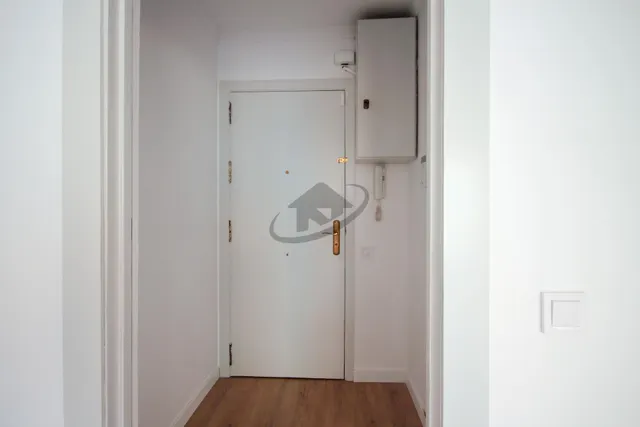 AMPLIA Y LUMINOSA VIVIENDA REFORMADA INTEGRAL CON BALCÓN Y ASCENSOR EN CERDANYOLA — 27