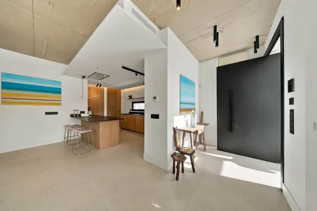 Exclusiva villa de diseño moderno con piscina privada, jardín, garaje y domótica avanzada — 20