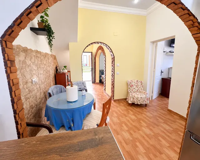 Casa de dos plantas con patio, azotea y múltiples posibilidades en Trujillo, Moya — 8