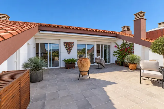 Exclusivo ático dúplex en parc de mar, frente al mediterráneo — 33