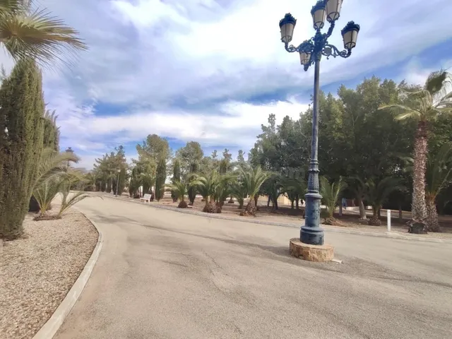 VILLA DE LUJO A TAN SOLO 30 MIN DE LA PLAYA CON PARCELA DE 1 - foto 4