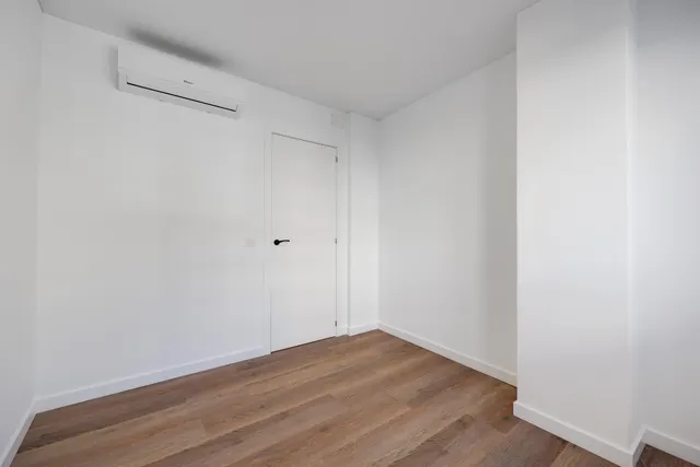 PRECIOSO APARTAMENTO TOTALMENTE REFORMADO CON VISTAS FRONTALES AL MAR — 26