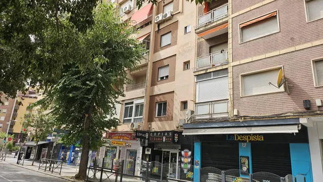 Se alquila Habitación en piso compartido — 12