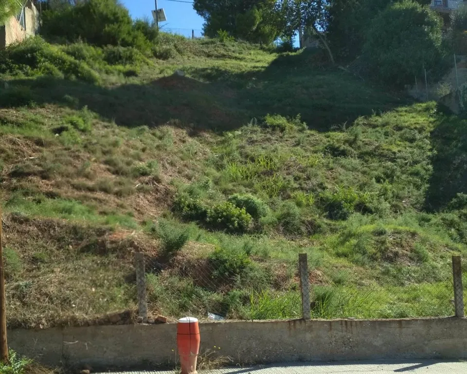 Terreno de  765 M2 en Las Carpas, Abrera - Barcelona