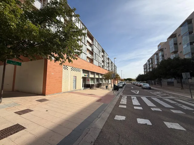 Local en venta en Valdespartera, Calle Mi Tío. — 21