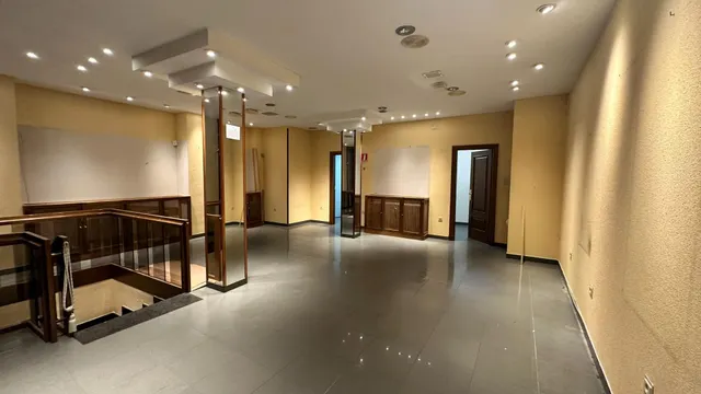 Local comercial en Pasaje Beltrán ( Zona El Collado) — 10