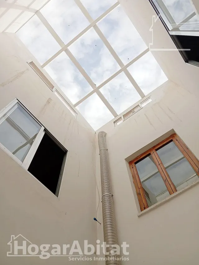 ¡Vistas a las montañas! Casa luminosa con garaje y dos grandes terrazas, cerca del ayuntamiento — 16