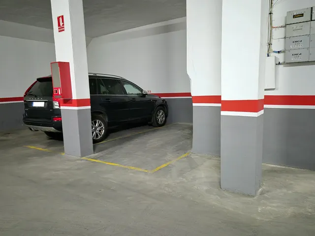 Buena plaza de coche — 8