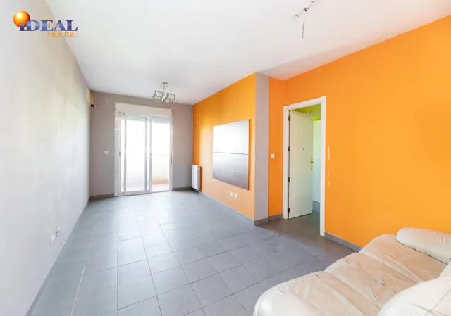 Piso de 3 dormitorios y 2 baños, con cochera. VIVIENDA DE VPO, junto al Parque de Bomberos. — 7