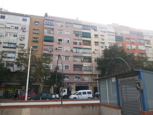 Amplio Piso en Tres Forques, Valencia - Ideal para Familias