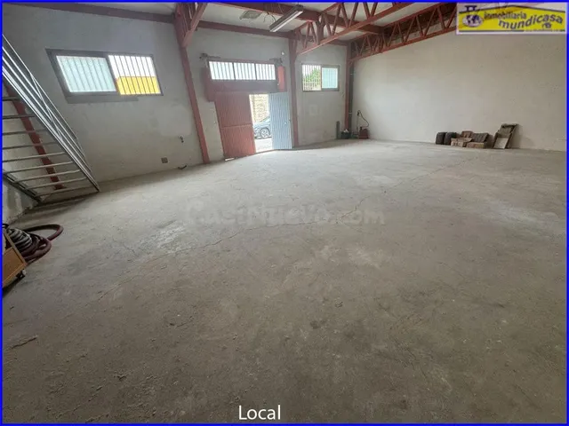 Local Comercial en Alquiler en el Centro Urbano de Cobatilla