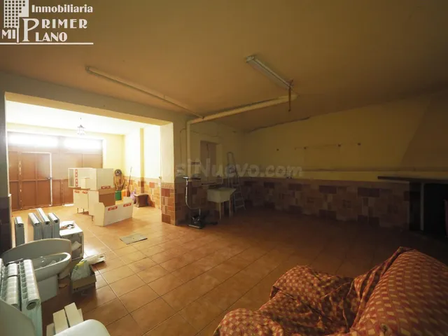 *¡OFERTA DE ULTIMA HORA! Se vende Amplia Casa en Esquina con - foto 2